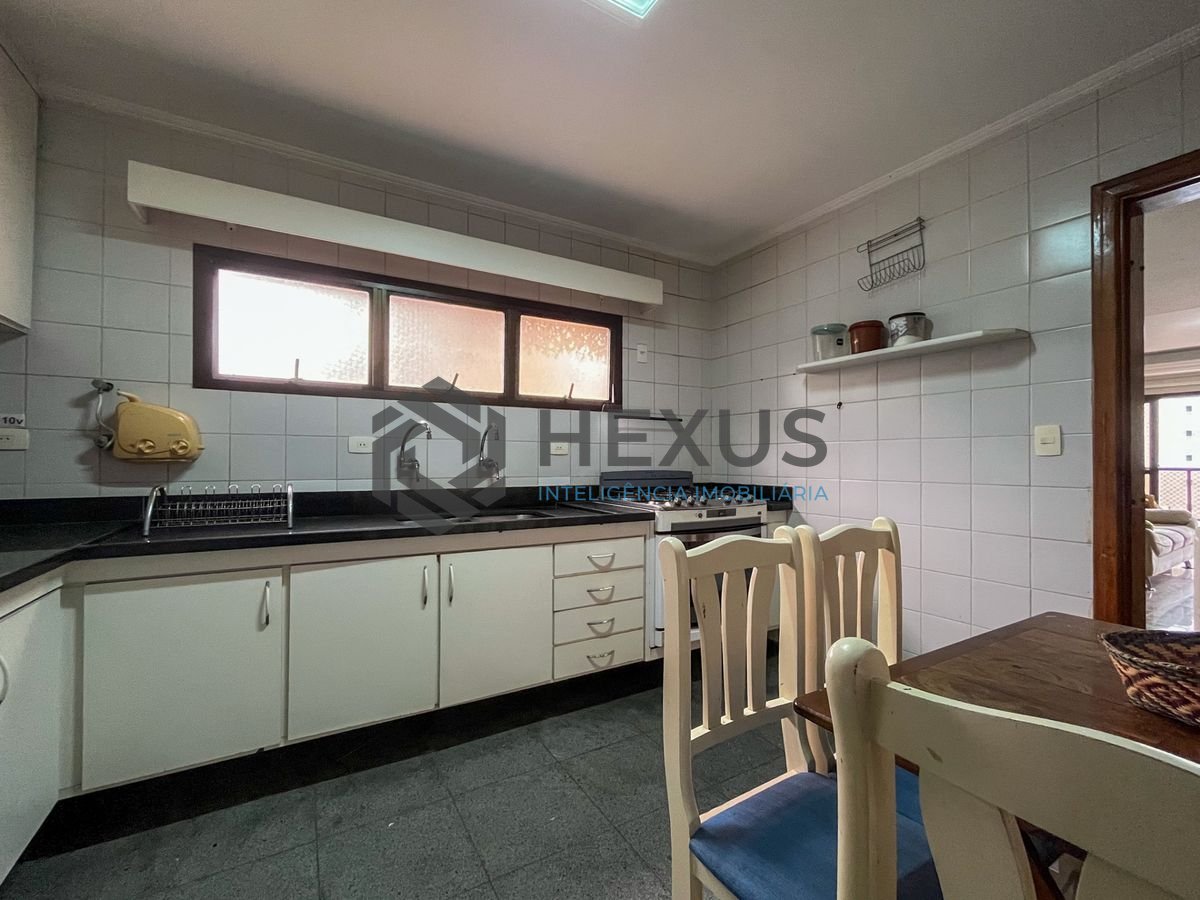 Foto 33 de Apartamento com varanda e lazer nas Pitangueiras, Guarujá