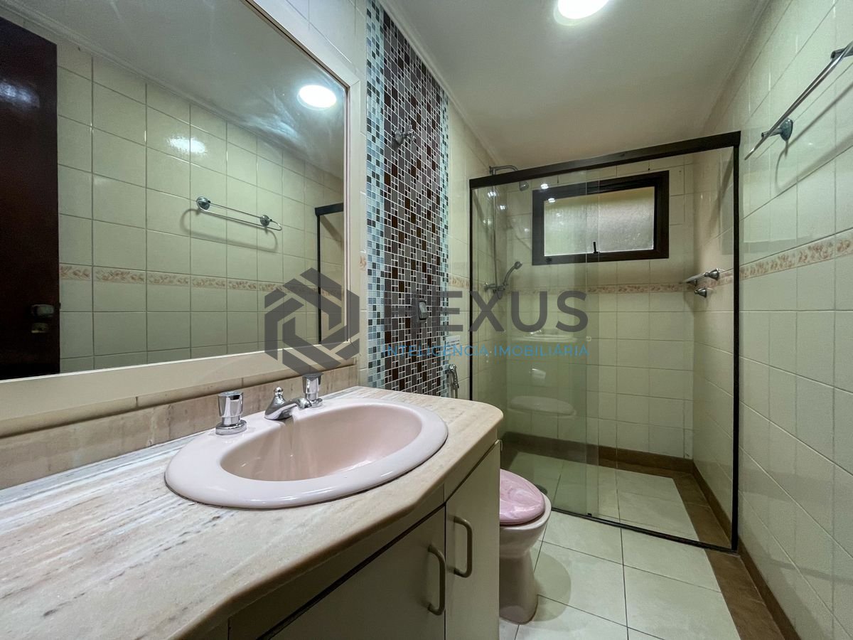 Foto 30 de Apartamento com varanda e lazer nas Pitangueiras, Guarujá