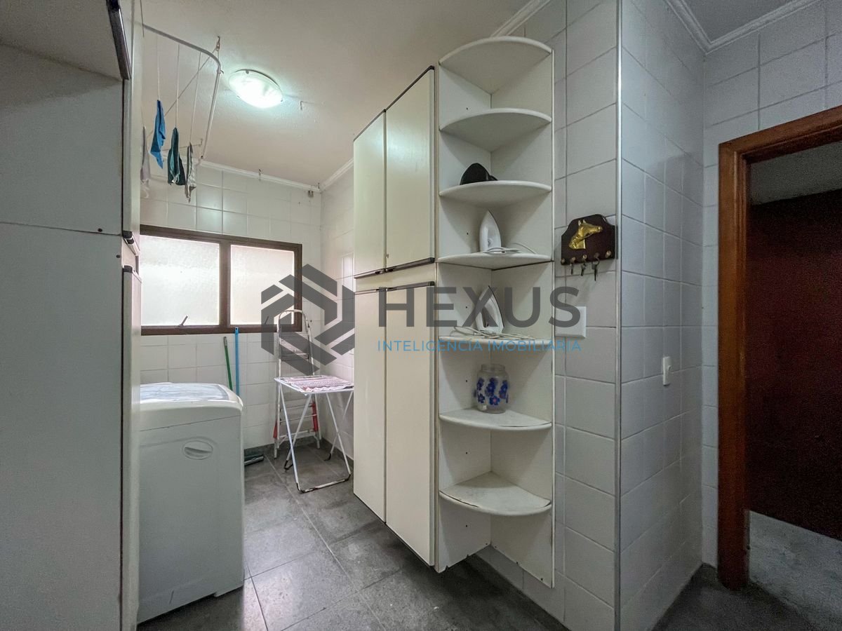 Foto 35 de Apartamento com varanda e lazer nas Pitangueiras, Guarujá
