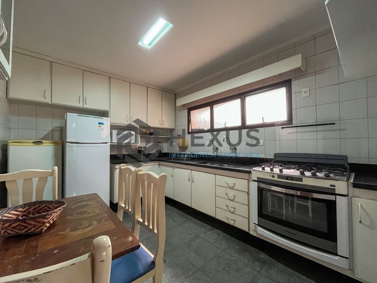 Foto 31 de Apartamento com varanda e lazer nas Pitangueiras, Guarujá