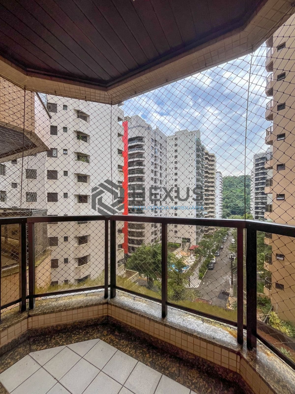Foto 16 de Apartamento com varanda e lazer nas Pitangueiras, Guarujá