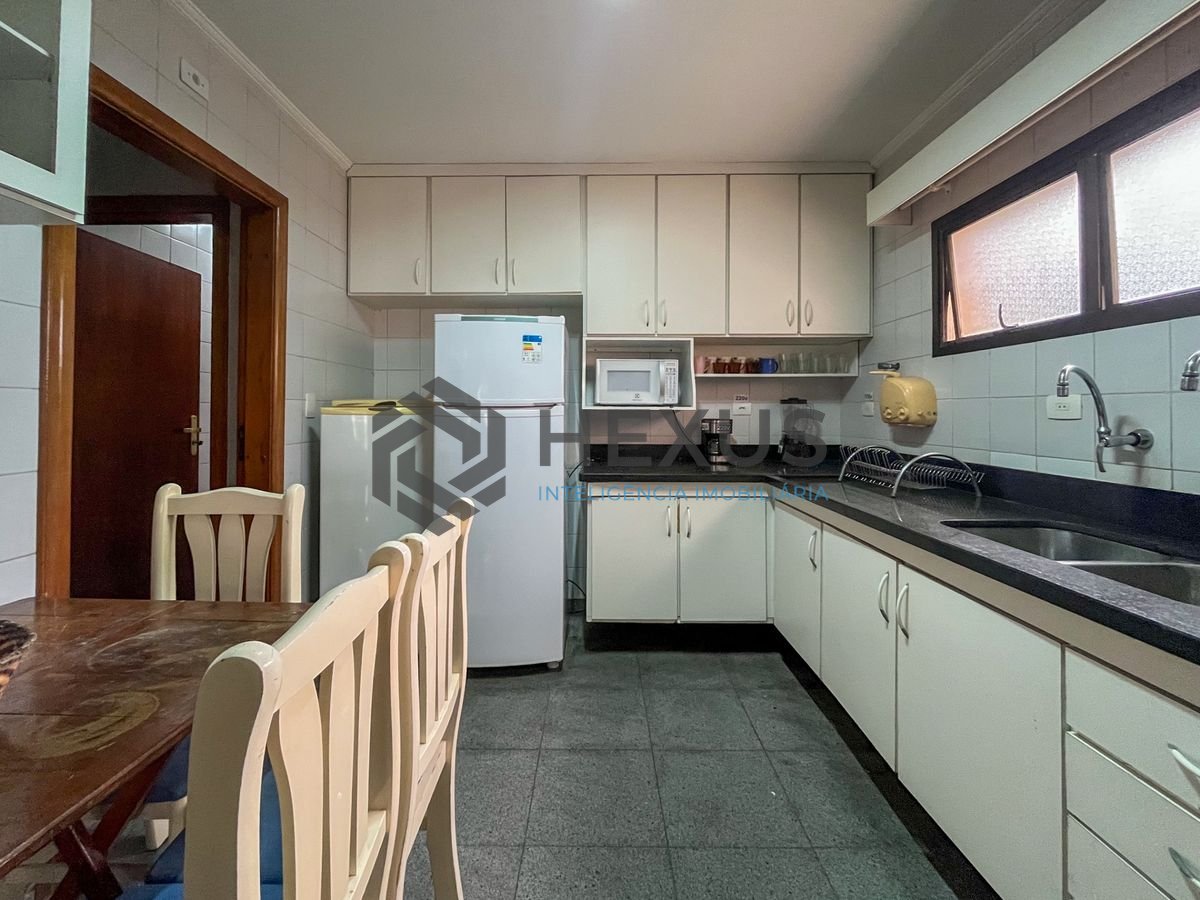 Foto 32 de Apartamento com varanda e lazer nas Pitangueiras, Guarujá