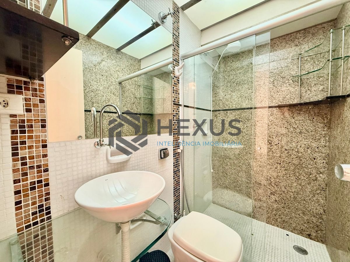 Foto 20 de Apartamento reformado com varanda e lazer a 150m da praia na Enseada, Guarujá