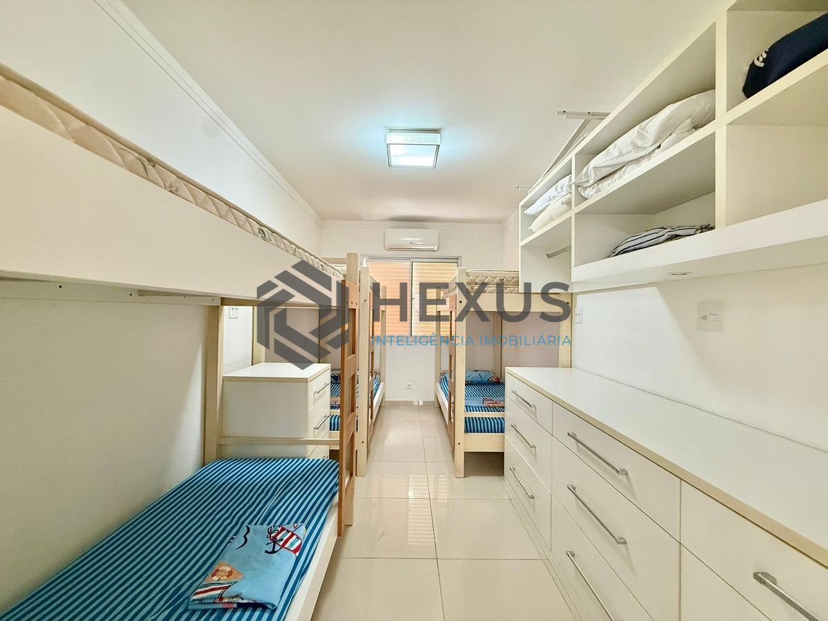 Foto 21 de Apartamento reformado com varanda e lazer a 150m da praia na Enseada, Guarujá