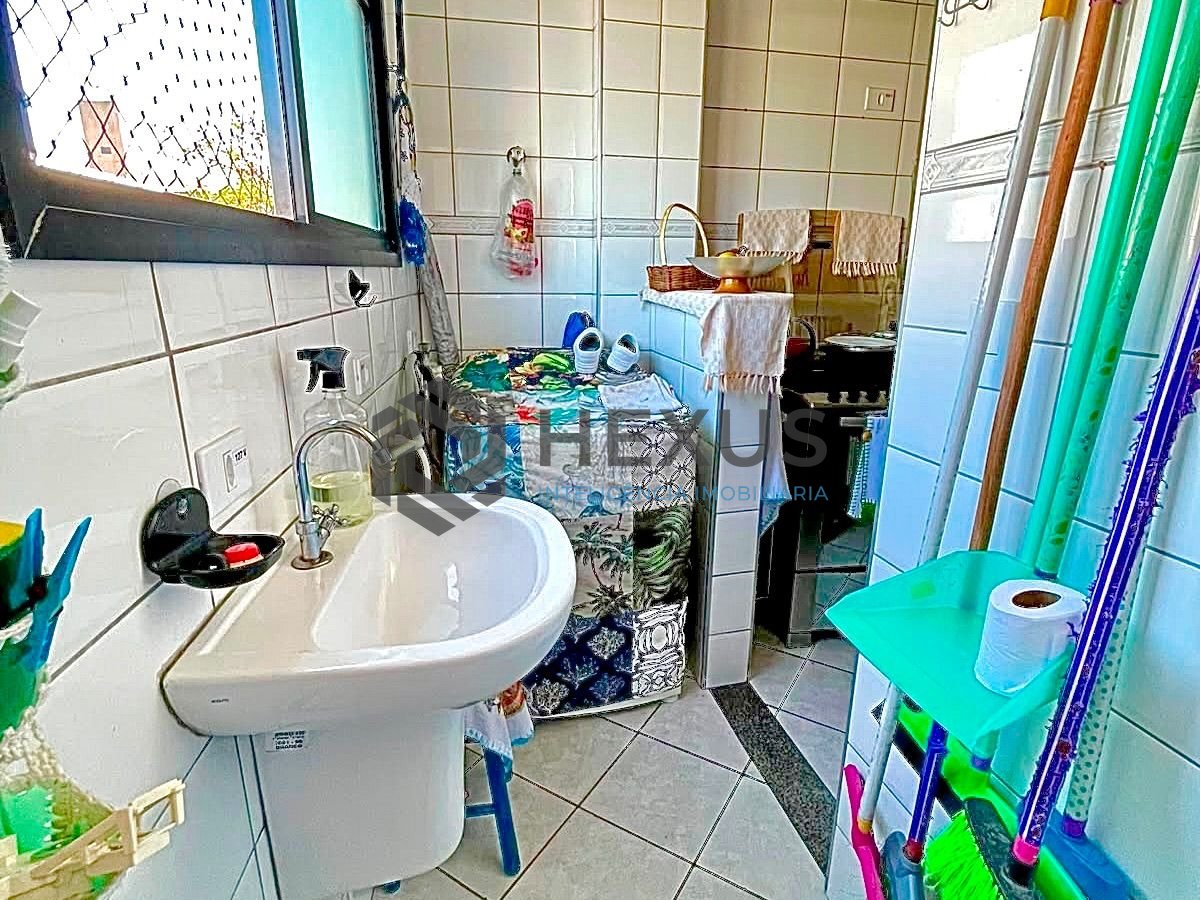 Foto 13 de Apartamento de 2 dormitórios, a 600 metros da Praia da Enseada.