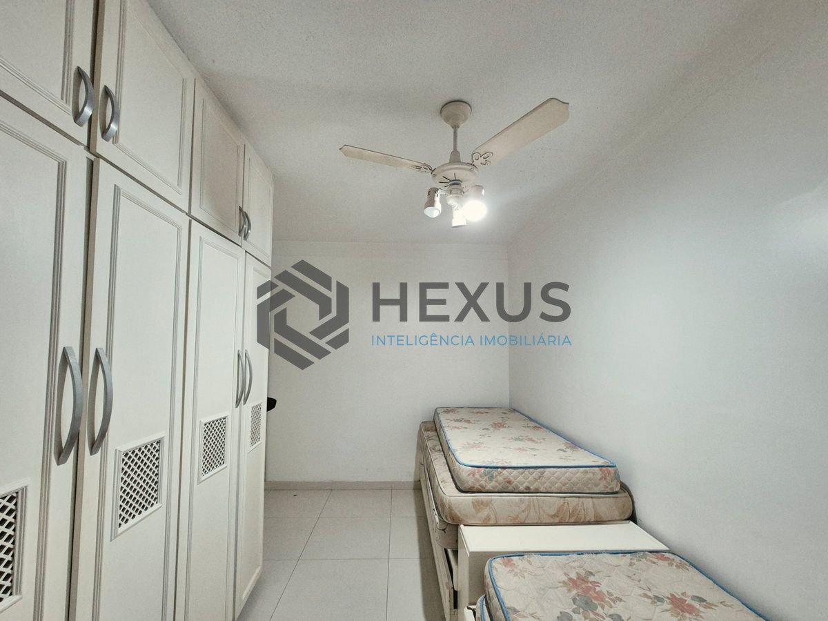 Foto 19 de Apartamento com varanda e lazer a 200m da praia nas Pitangueiras, Guarujá