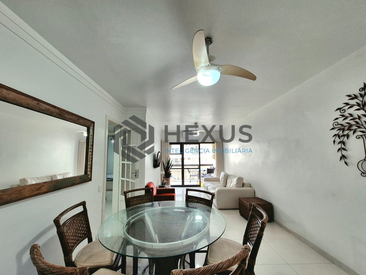 Foto 6 de Apartamento com varanda e lazer a 200m da praia nas Pitangueiras, Guarujá