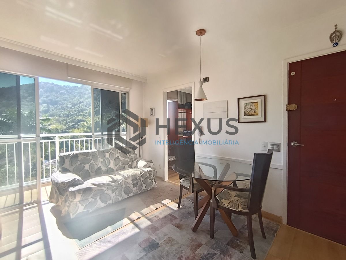 Foto 4 de Apartamento com varanda e lazer a 400m da praia na região do Tortugas na Enseada, Guarujá