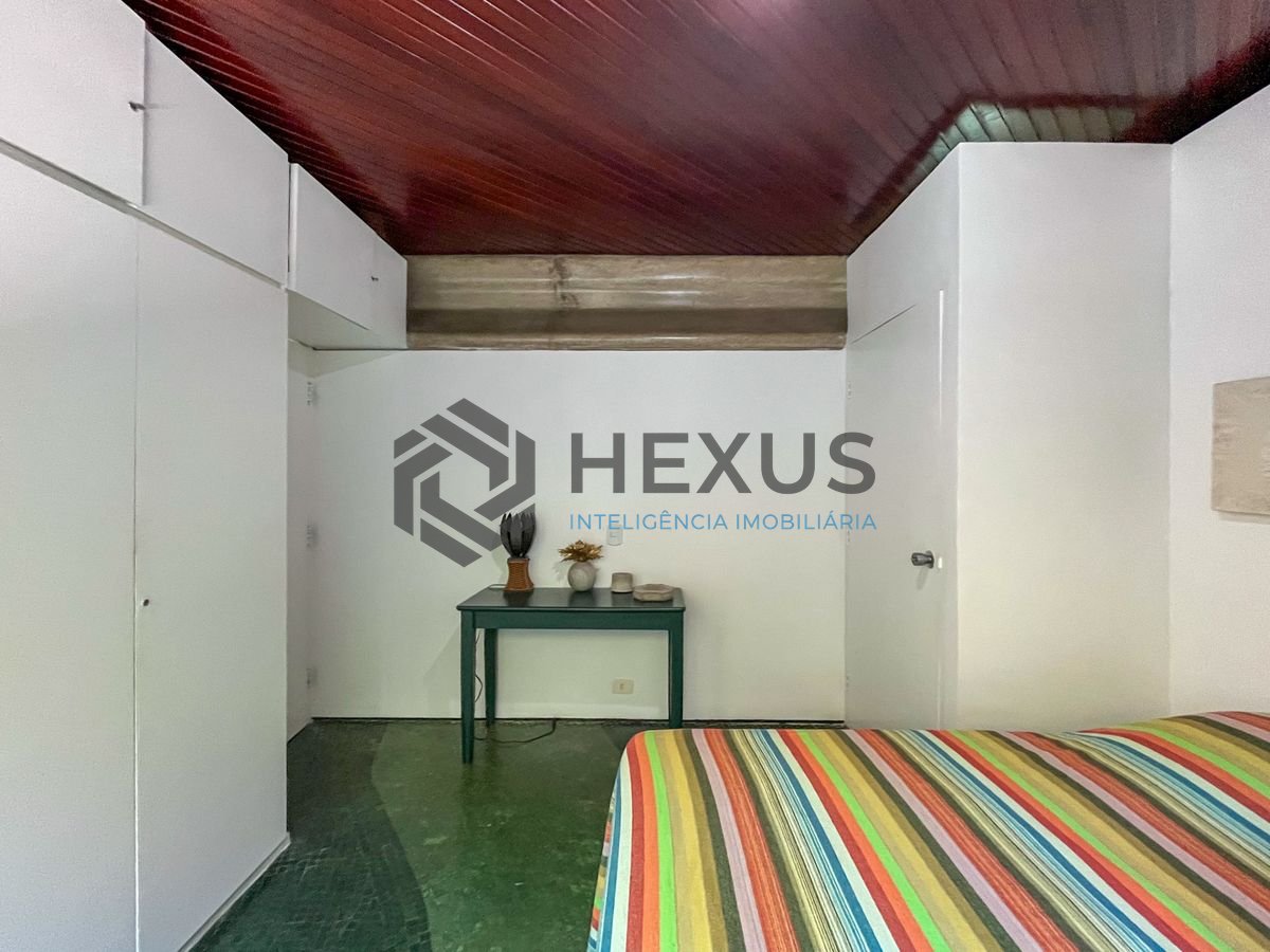 Foto 22 de Casa térrea moderna com piscina e jardim, no Balneário Pernambuco, Guarujá
