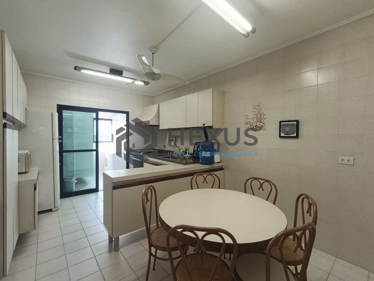 Foto 21 de Apartamento com varanda e lazer a 250m da praia na região da Brunella na Enseada, Guarujá