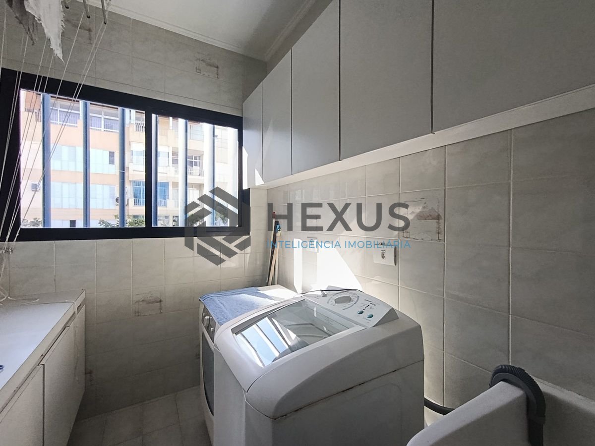 Foto 29 de Apartamento com varanda e lazer a 250m da praia na região da Brunella na Enseada, Guarujá