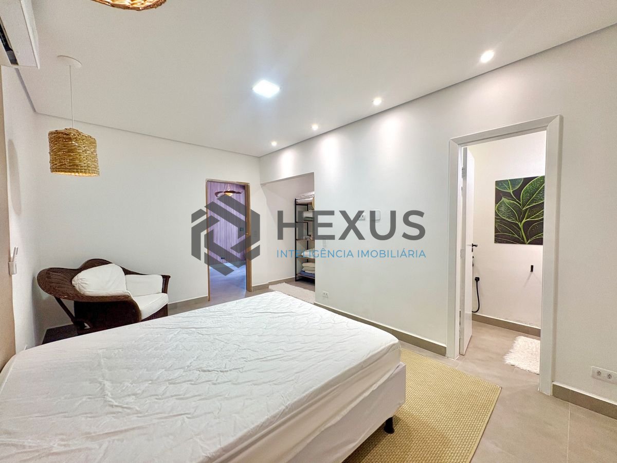 Foto 26 de Casa reformada com piscina e área gourmet no Jardim Acapulco, Guarujá