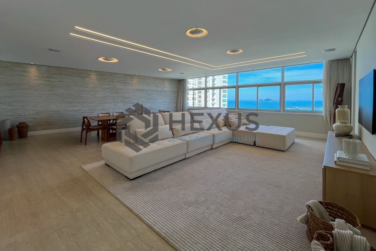Foto 4 de Apartamento reformado frente mar com vista mar e lazer na região do Morro do Maluf nas Pitangueiras, Guarujá