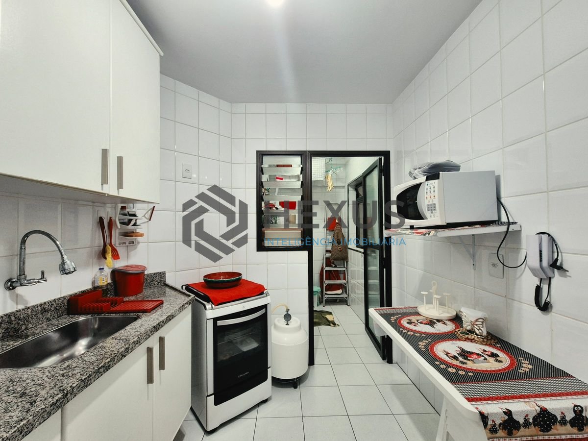 Foto 23 de Apartamento com varanda vista mar e lazer a 1 quadra da praia nas Pitangueiras, Guarujá