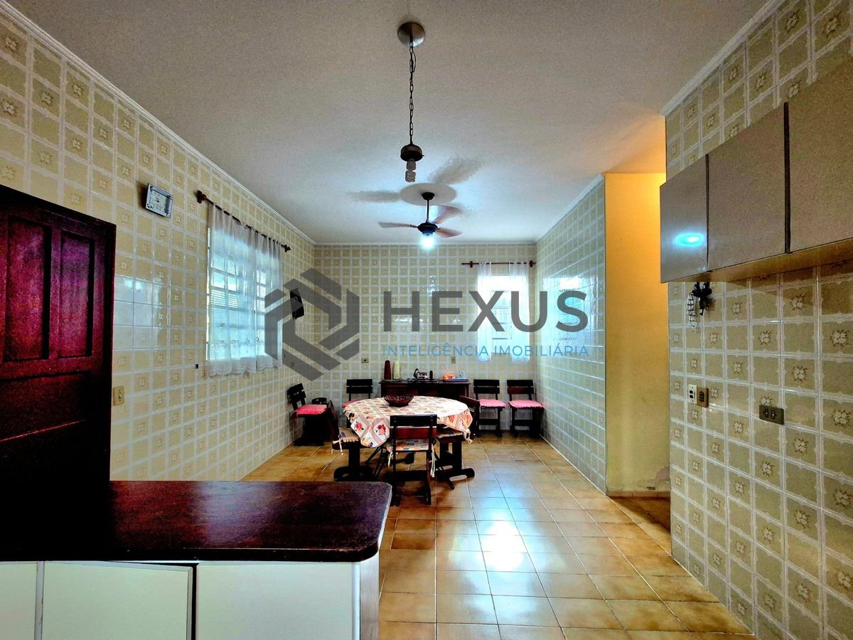 Foto 36 de Casa a 2 quadras da praia na região do Vila Maia nas Pitangueiras , Guarujá