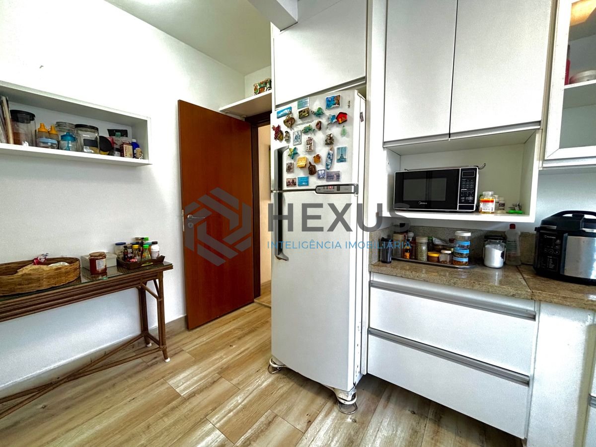 Foto 27 de Casa reformada com piscina e área gourmet no Jardim Acapulco, Guarujá