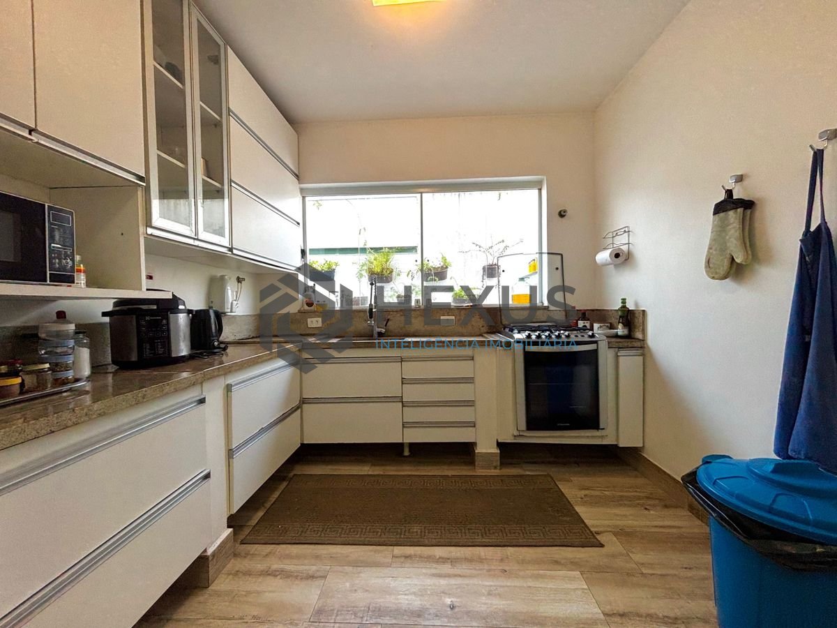 Foto 22 de Casa reformada com piscina e área gourmet no Jardim Acapulco, Guarujá