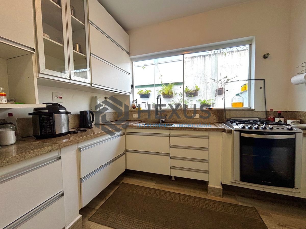Foto 21 de Casa reformada com piscina e área gourmet no Jardim Acapulco, Guarujá