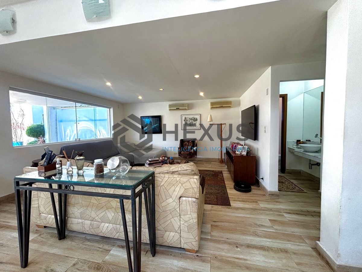 Foto 17 de Casa reformada com piscina e área gourmet no Jardim Acapulco, Guarujá