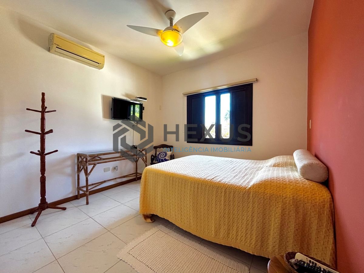Foto 41 de Casa reformada com piscina e área gourmet no Jardim Acapulco, Guarujá