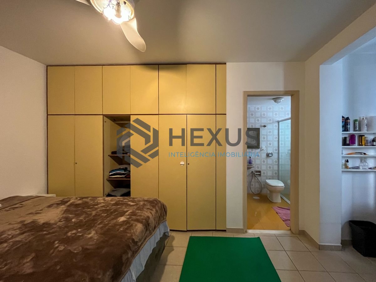 Foto 19 de Apartamento com varanda vista mar e lazer na quadra mar da praia nas Pitangueiras, Guarujá