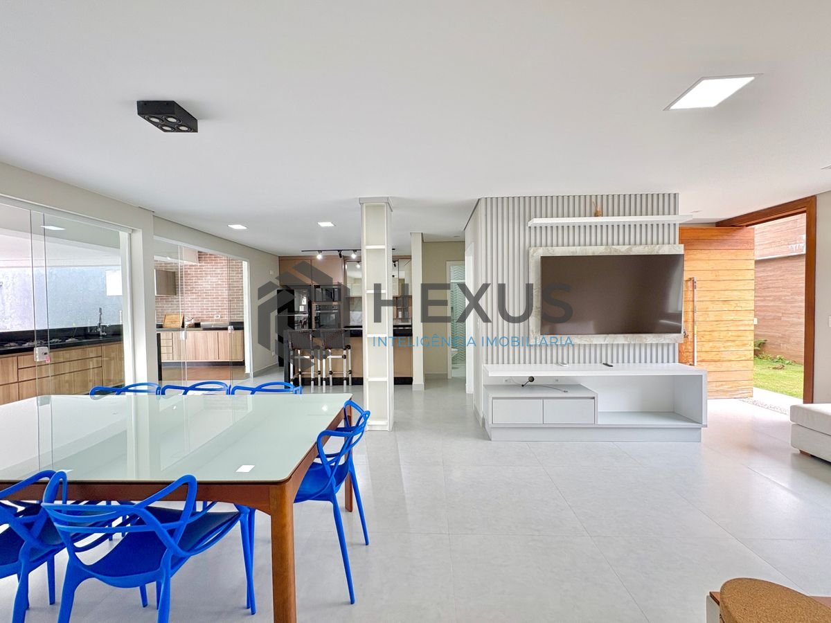 Foto 11 de Casa reformada com piscina e área gourmet no Jardim Acapulco, Guarujá