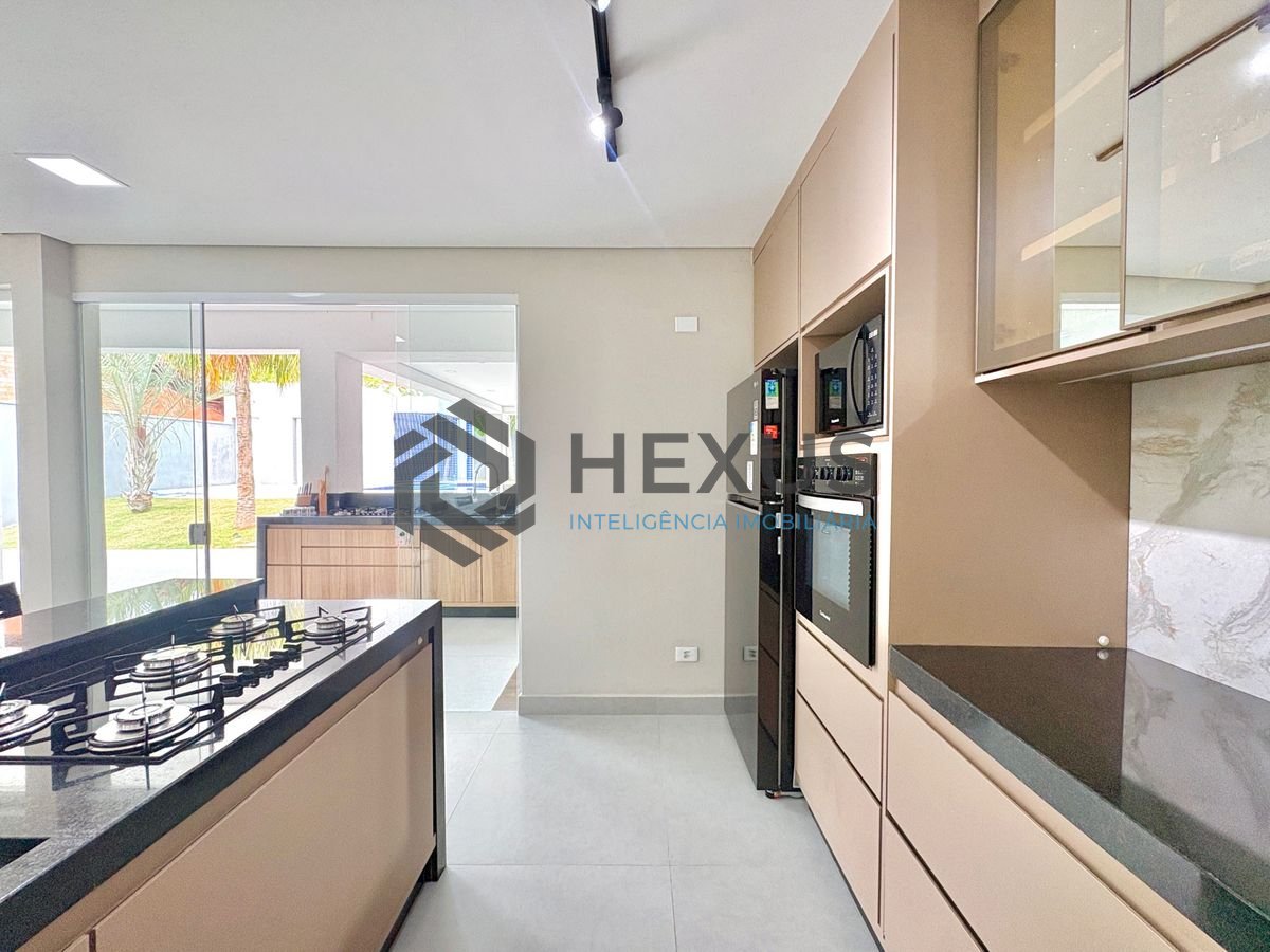Foto 17 de Casa reformada com piscina e área gourmet no Jardim Acapulco, Guarujá