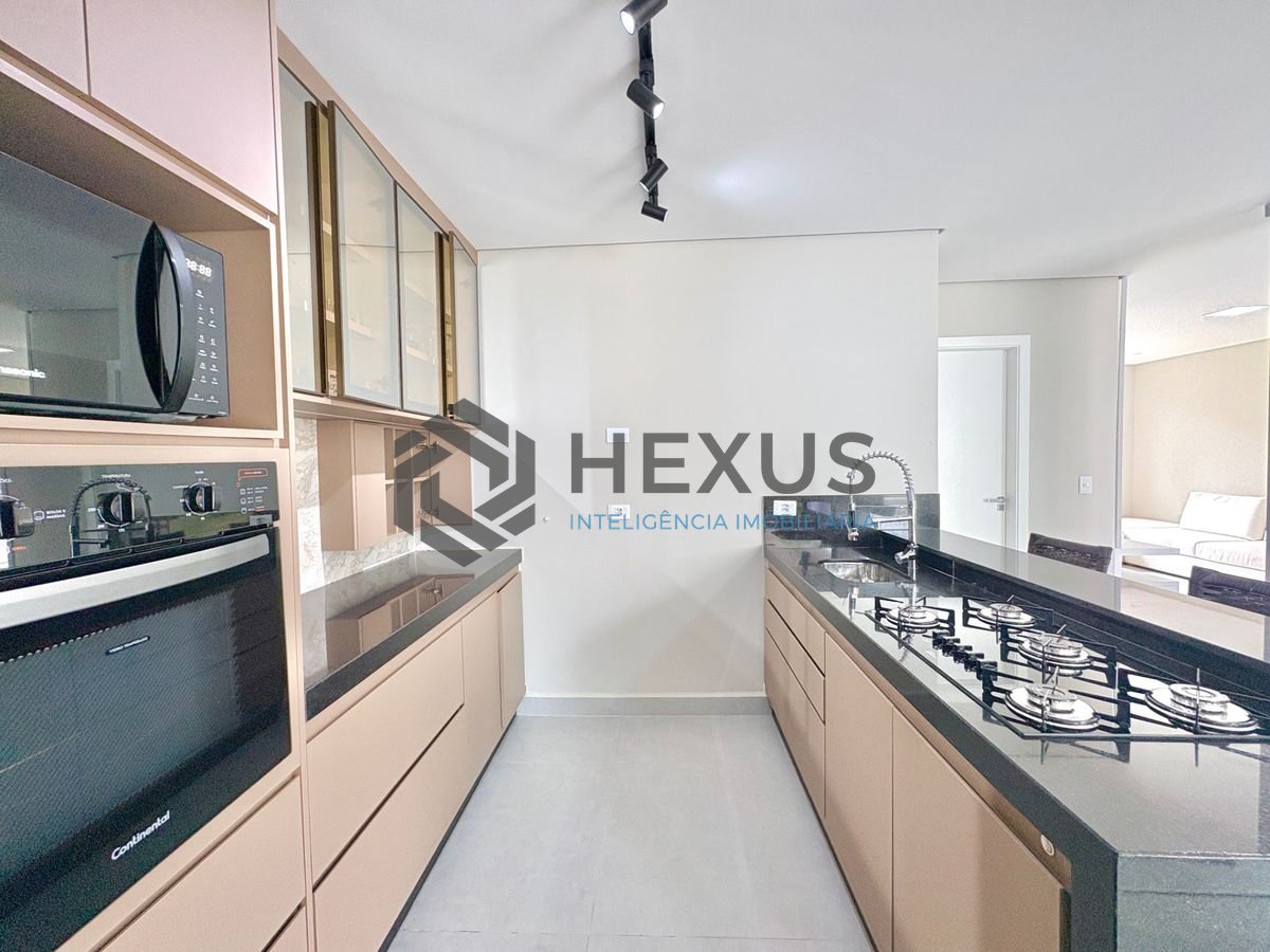 Foto 16 de Casa reformada com piscina e área gourmet no Jardim Acapulco, Guarujá
