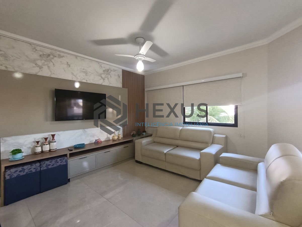 Foto 6 de Apartamento reformado com varanda e lazer a 300m da praia na região do Tortugas na Enseada, Guarujá