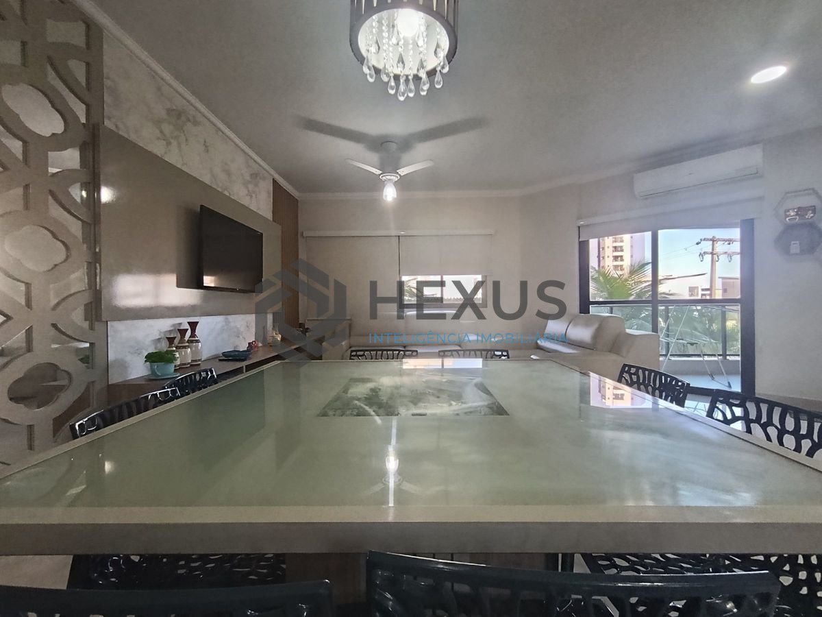 Foto 5 de Apartamento reformado com varanda e lazer a 300m da praia na região do Tortugas na Enseada, Guarujá