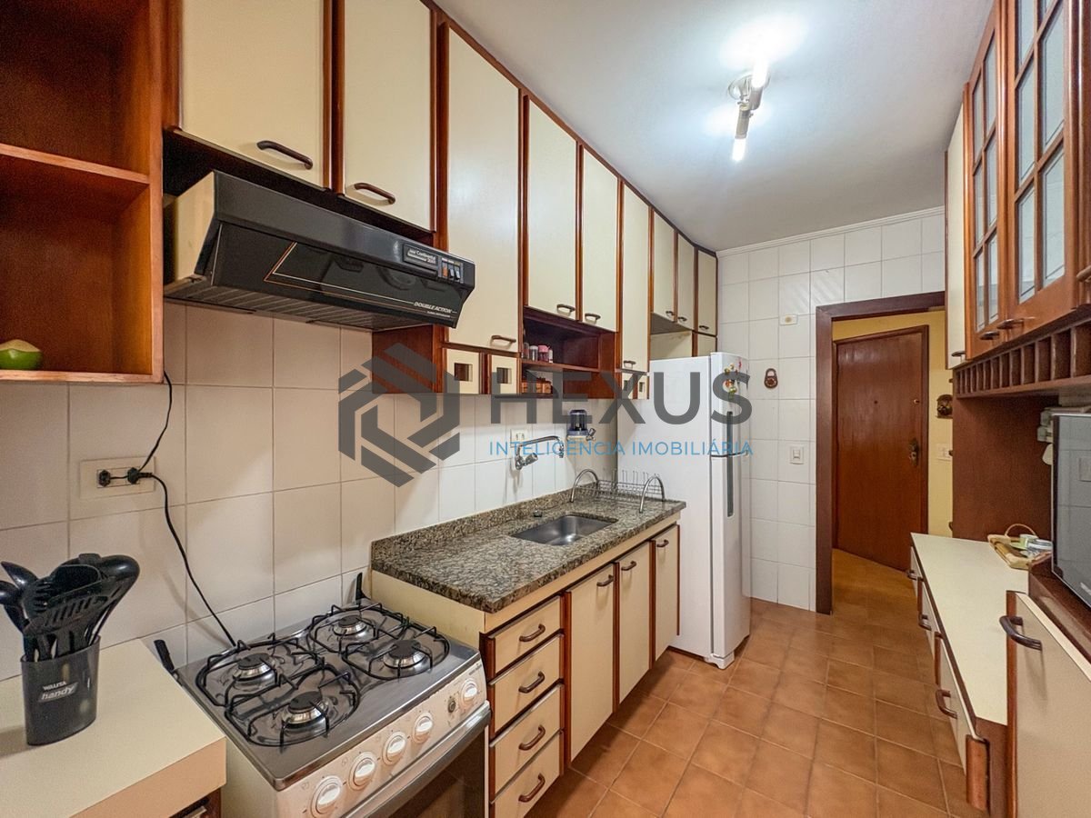 Foto 22 de Apartamento com varanda e lazer a 200m da praia na Enseada, Guarujá