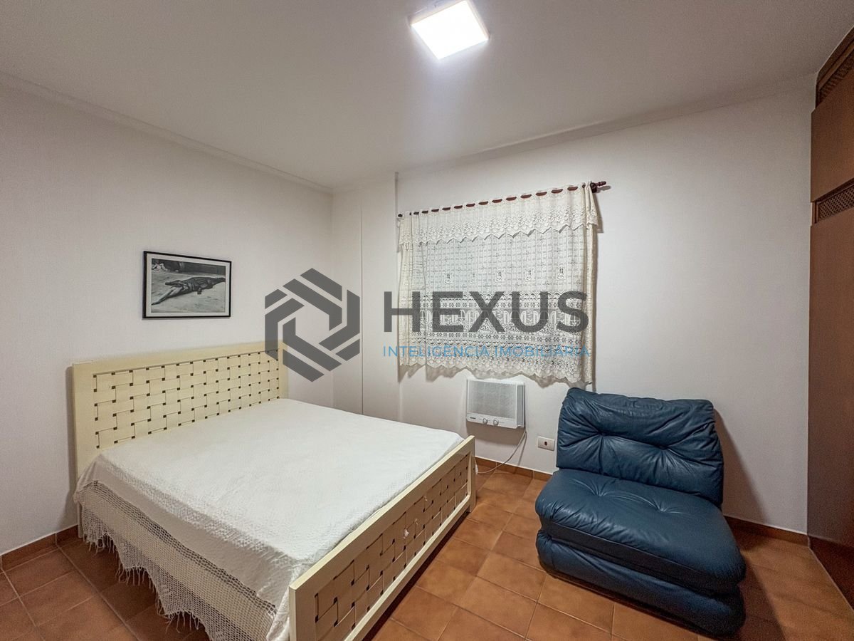Foto 17 de Apartamento com varanda e lazer a 200m da praia na Enseada, Guarujá