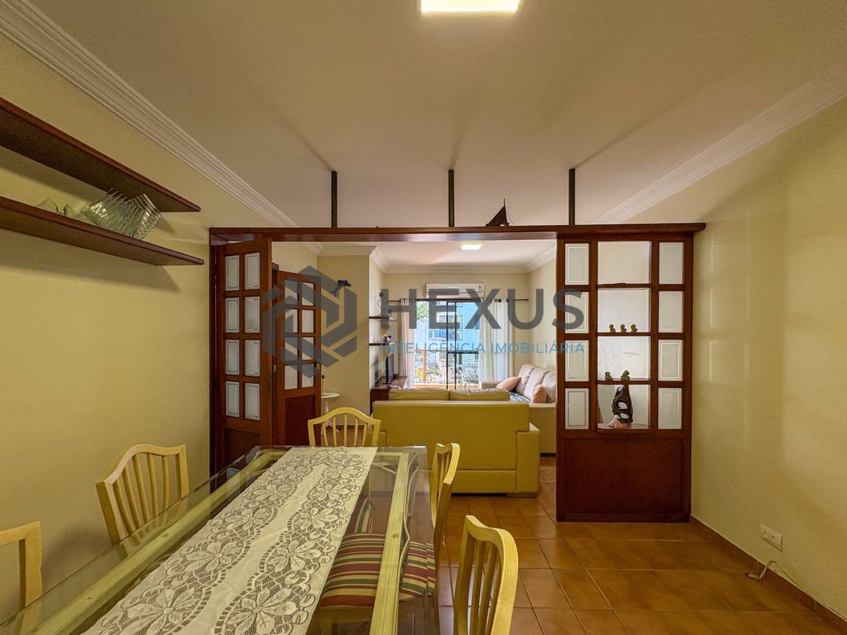 Foto 4 de Apartamento com varanda e lazer a 200m da praia na Enseada, Guarujá