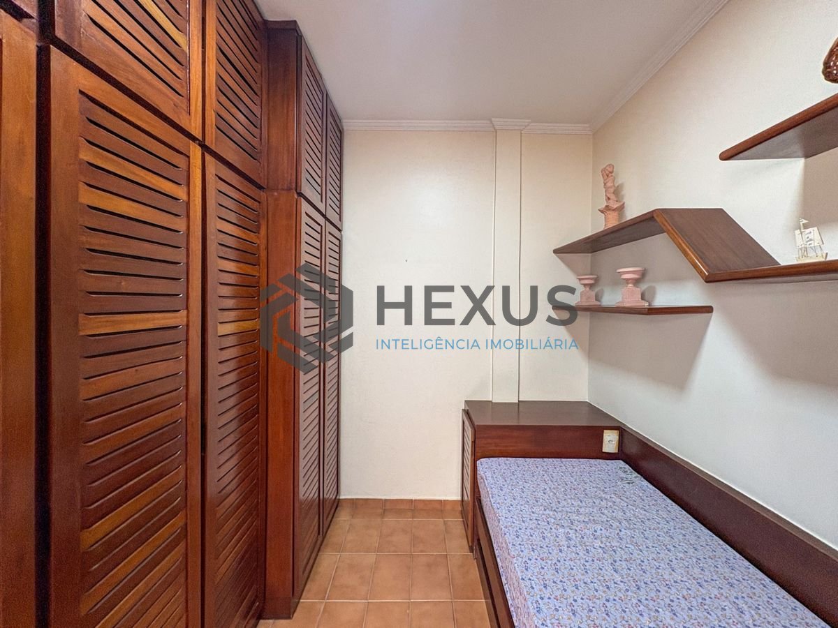 Foto 25 de Apartamento com varanda e lazer a 200m da praia na Enseada, Guarujá