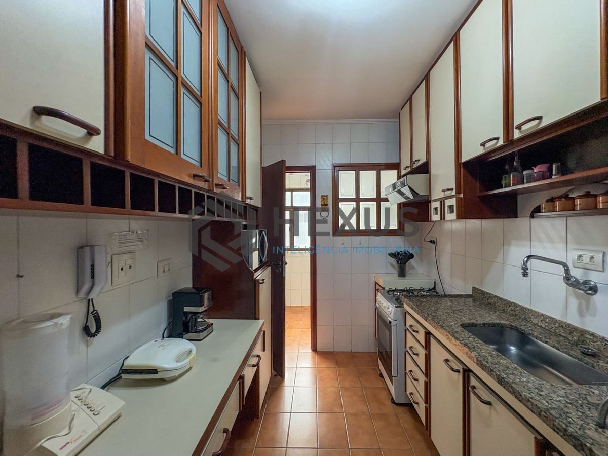 Foto 20 de Apartamento com varanda e lazer a 200m da praia na Enseada, Guarujá
