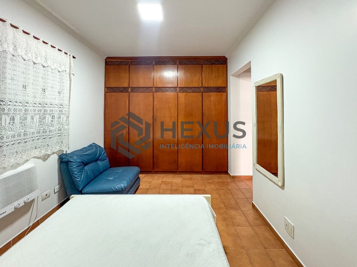 Foto 16 de Apartamento com varanda e lazer a 200m da praia na Enseada, Guarujá