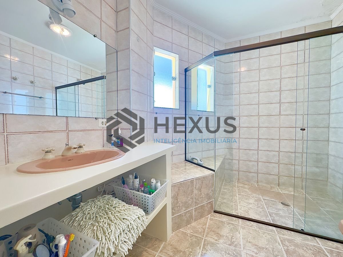 Foto 41 de Casa de alto padrão com piscina e área gourmet no Jardim Acapulco, Guarujá
