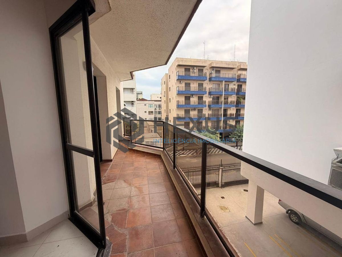 Foto 4 de Apartamento com varanda e lazer a 300m da praia na região do Tortugas na Enseada, Guarujá