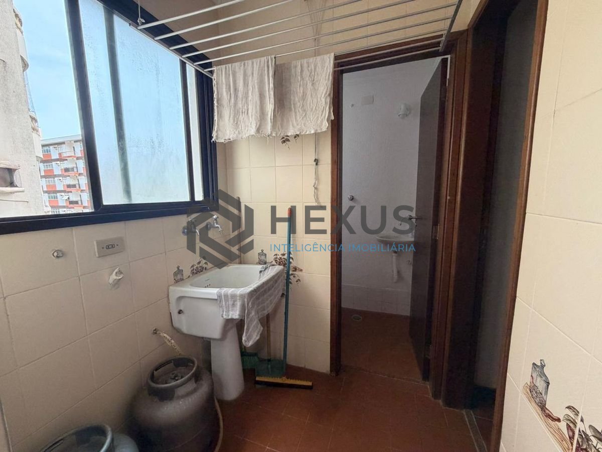 Foto 19 de Apartamento com varanda e lazer a 300m da praia na região do Tortugas na Enseada, Guarujá
