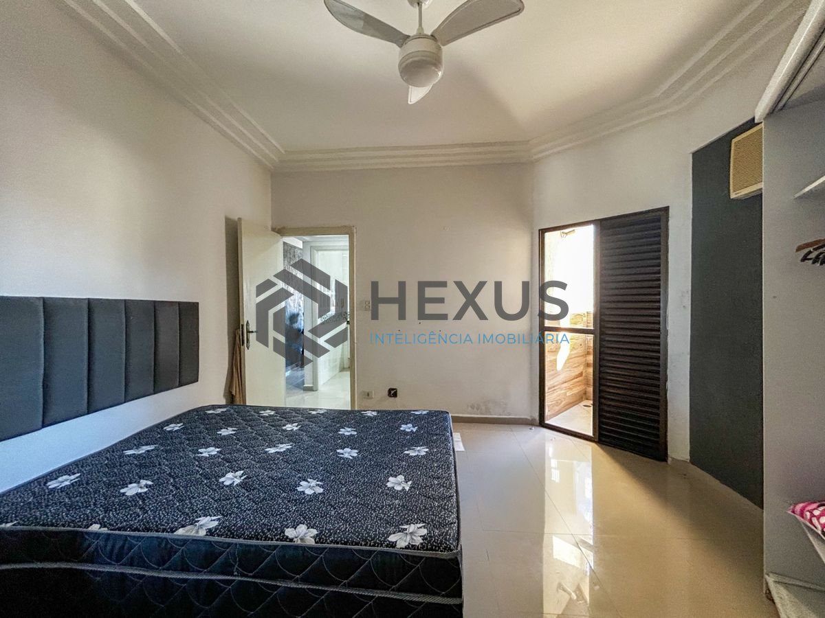 Foto 13 de Apartamento reformado com varanda vista mar e lazer a 600m da praia na Enseada, Guarujá