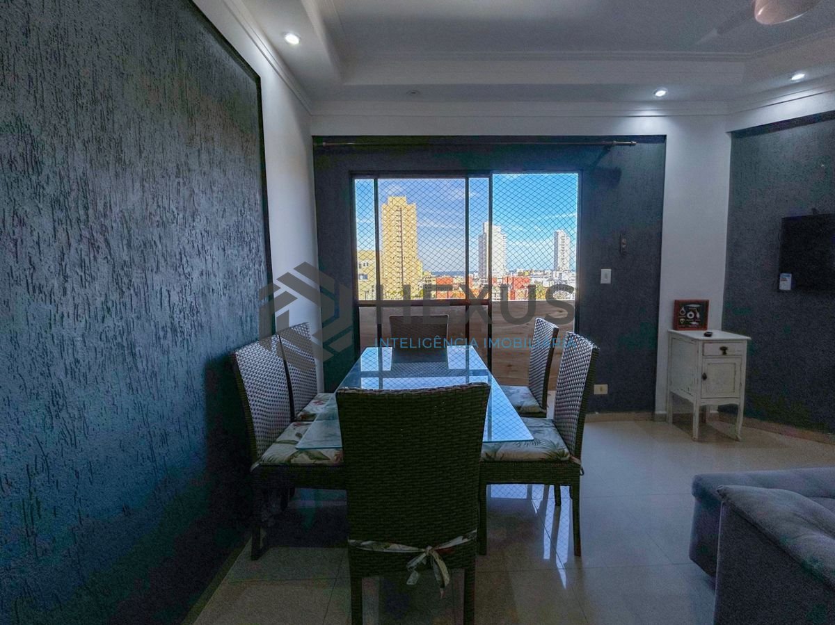 Foto 6 de Apartamento reformado com varanda vista mar e lazer a 600m da praia na Enseada, Guarujá