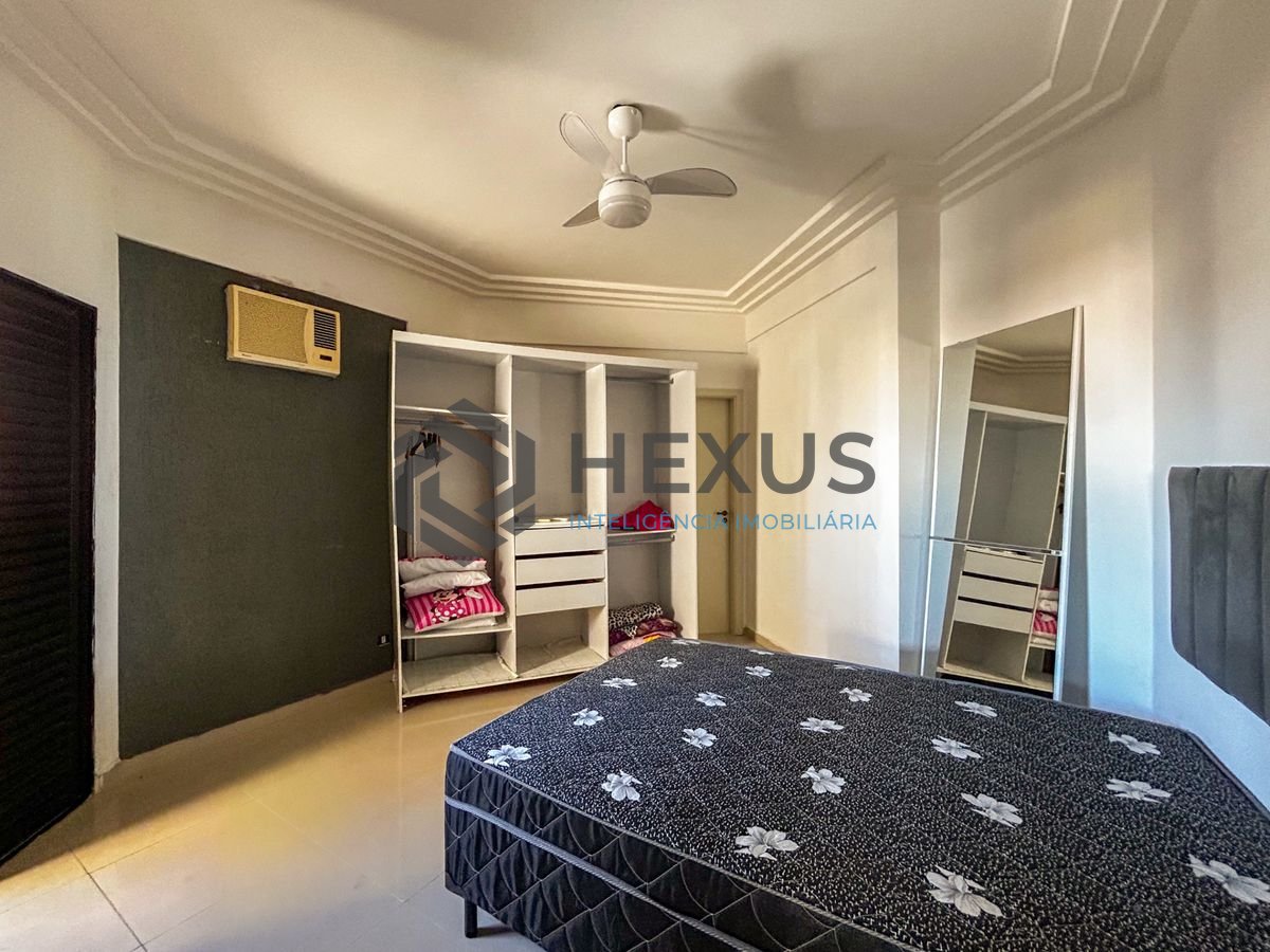 Foto 14 de Apartamento reformado com varanda vista mar e lazer a 600m da praia na Enseada, Guarujá