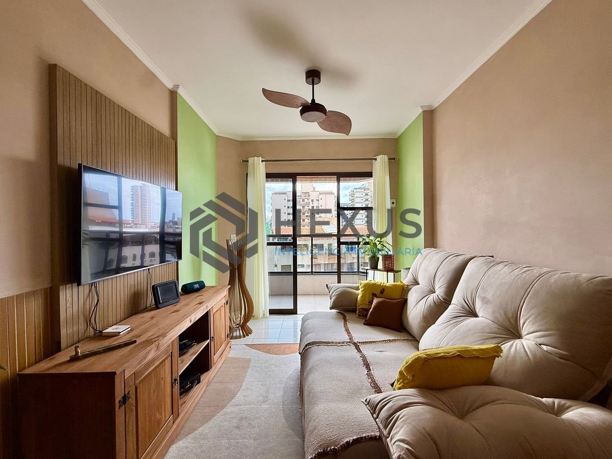 Foto 3 de Apartamento reformado com varanda vista mar e lazer a 350m da praia na região do Tejereba na Enseada, Guarujá