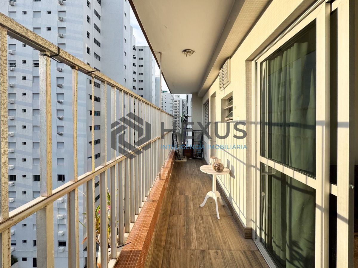 Foto 7 de Apartamento com varanda a 2 quadras da praia nas Pitangueiras, Guarujá
