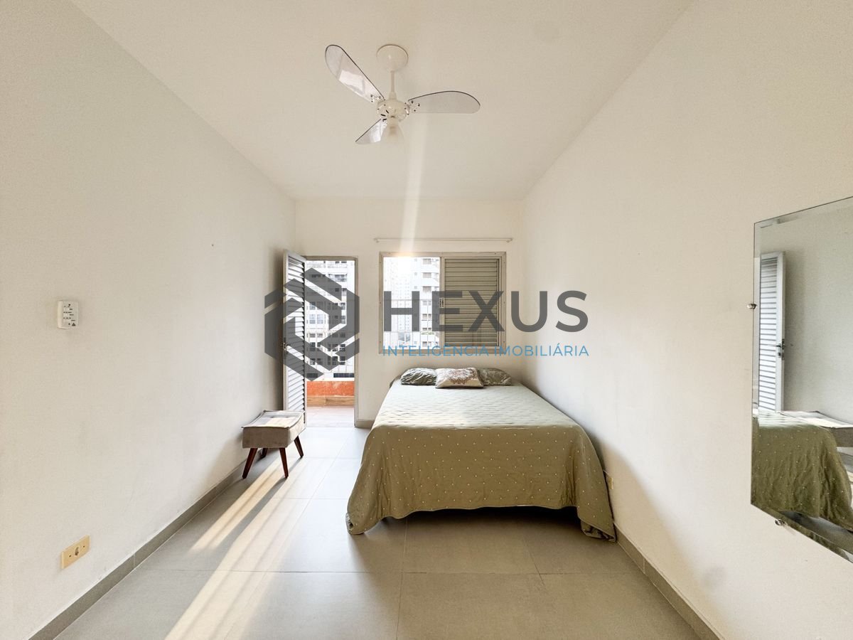 Foto 9 de Apartamento com varanda a 2 quadras da praia nas Pitangueiras, Guarujá