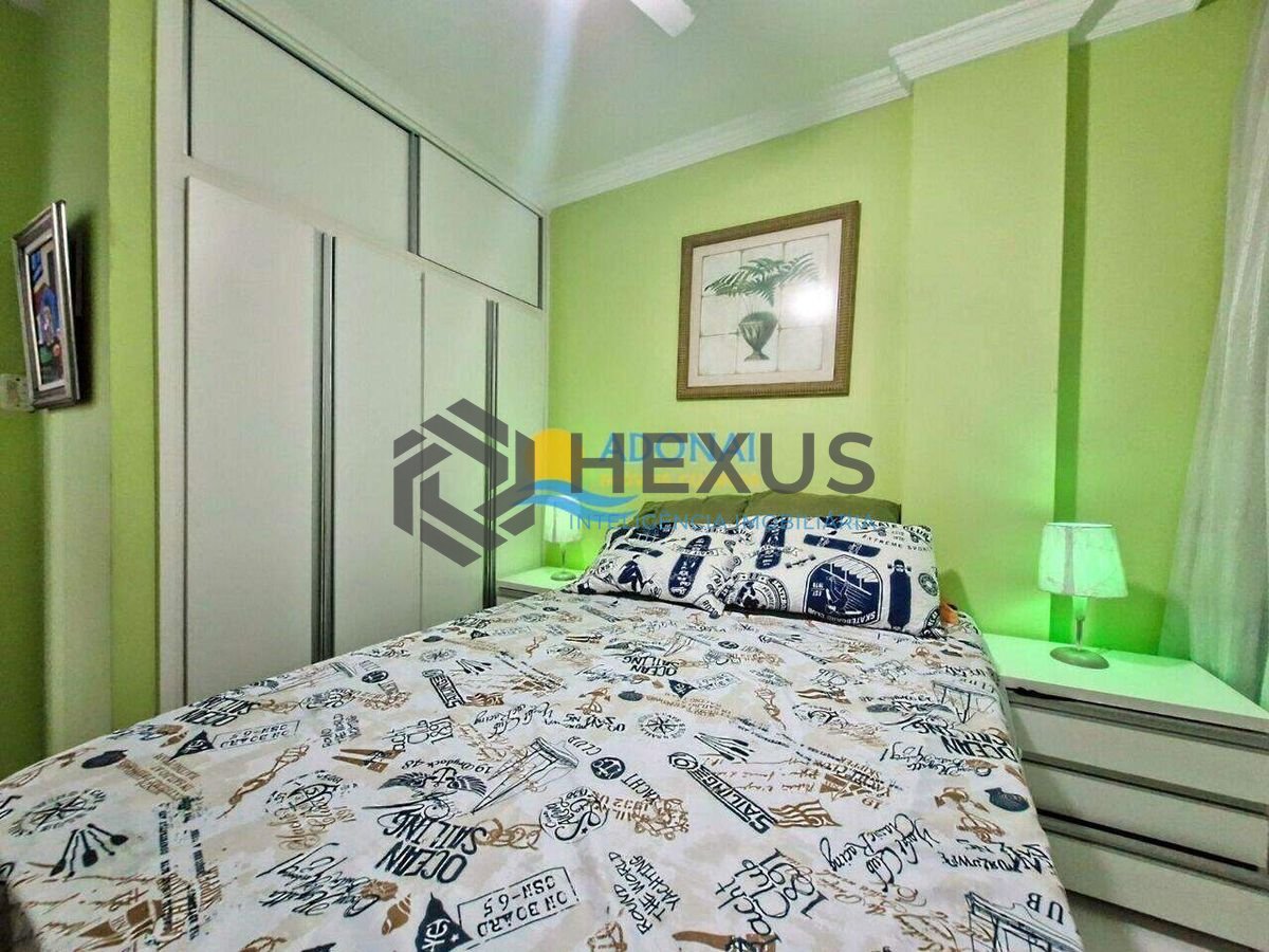 Foto 13 de Apartamento reformado com varanda a 1 quadra da praia nas Pitangueiras, Guarujá
