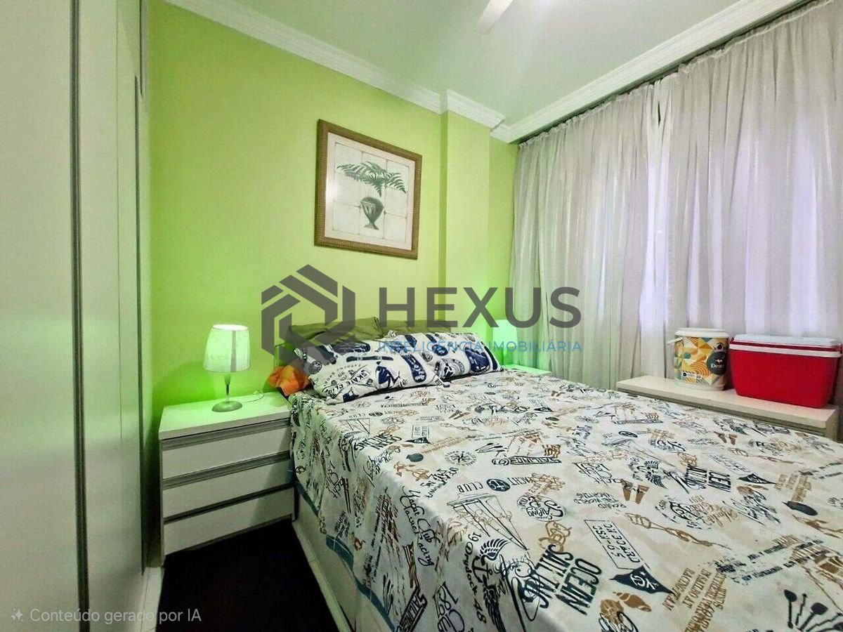 Foto 12 de Apartamento reformado com varanda a 1 quadra da praia nas Pitangueiras, Guarujá