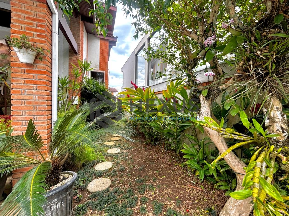 Foto 14 de Casa reformada com piscina e área gourmet no Jardim Acapulco, Guarujá
