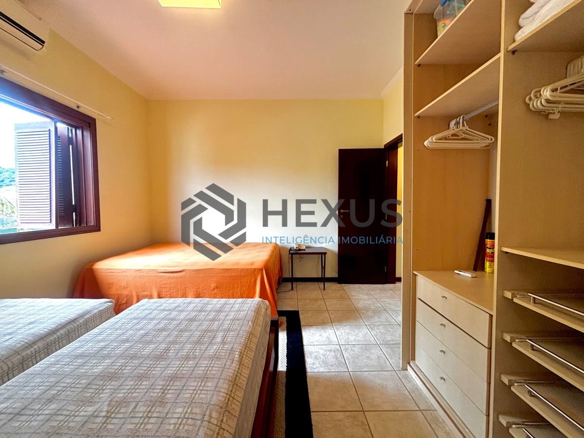 Foto 30 de Casa reformada com piscina e área gourmet no Jardim Acapulco, Guarujá