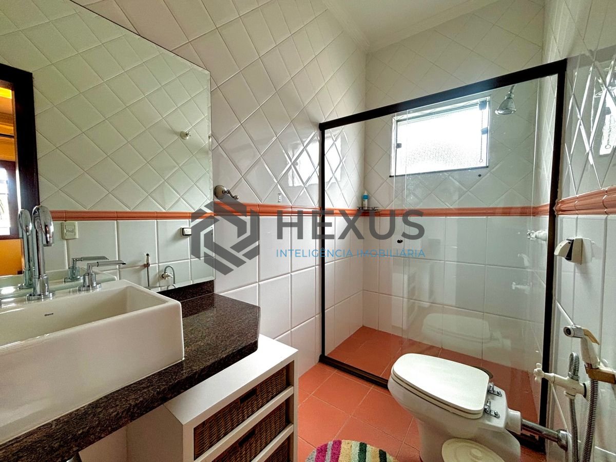 Foto 32 de Casa reformada com piscina e área gourmet no Jardim Acapulco, Guarujá